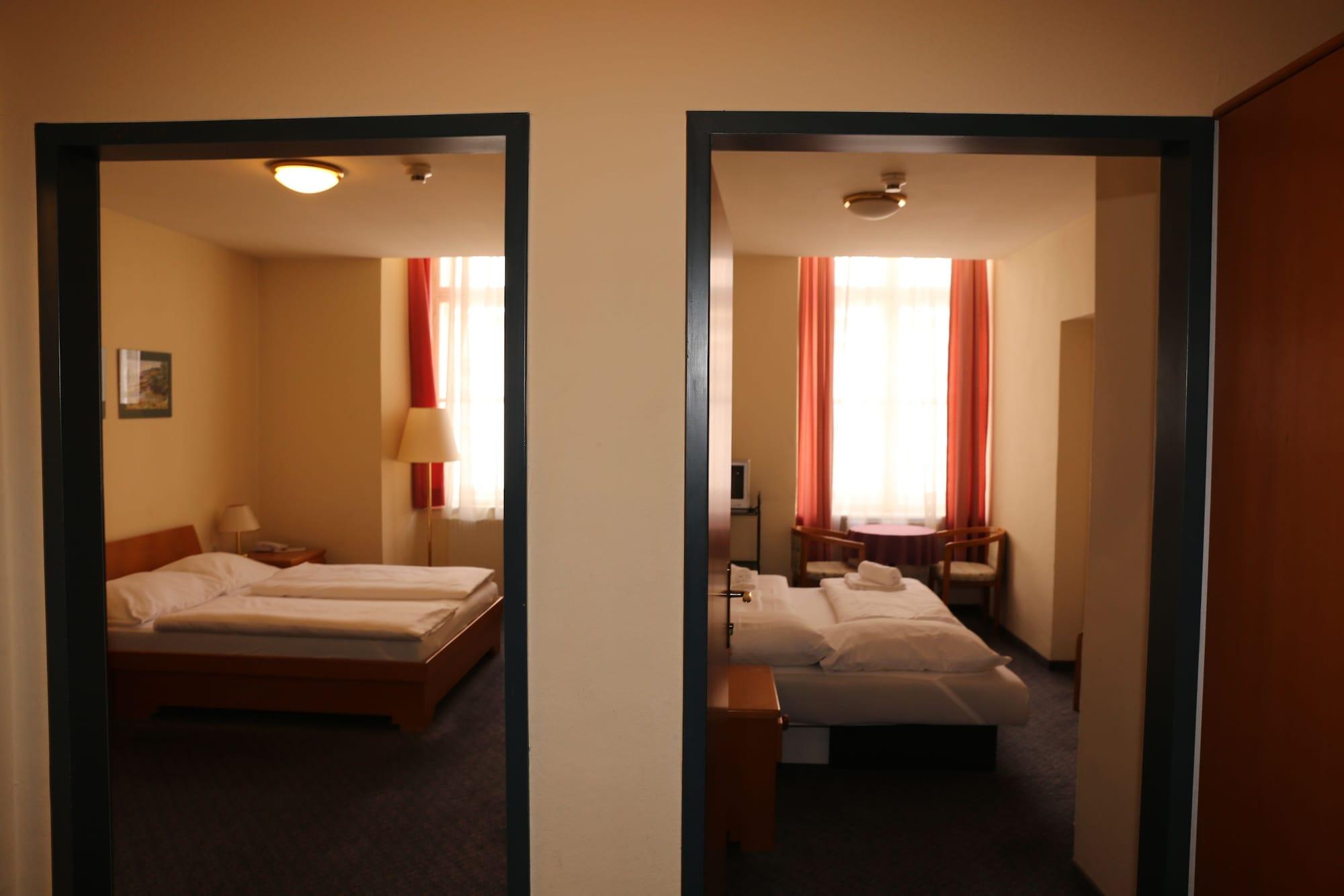 Very Central Apartments, 5 Min To City Center, No Reception Wien Eksteriør billede
