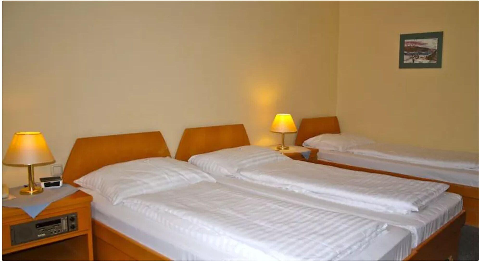 Very Central Apartments, 5 Min To City Center, No Reception Wien Eksteriør billede