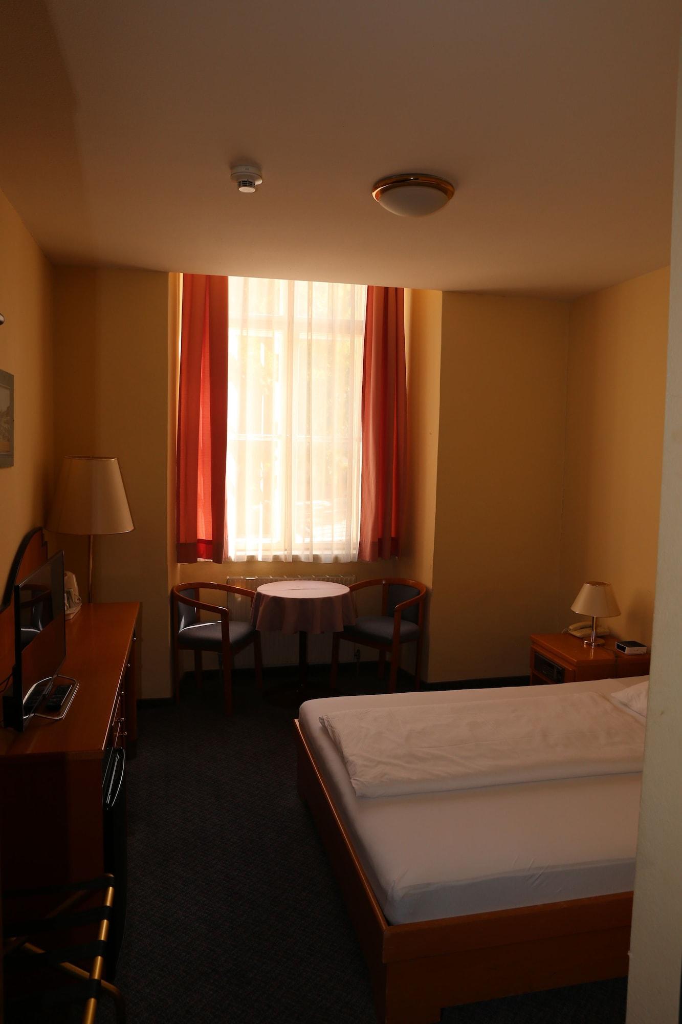 Very Central Apartments, 5 Min To City Center, No Reception Wien Eksteriør billede