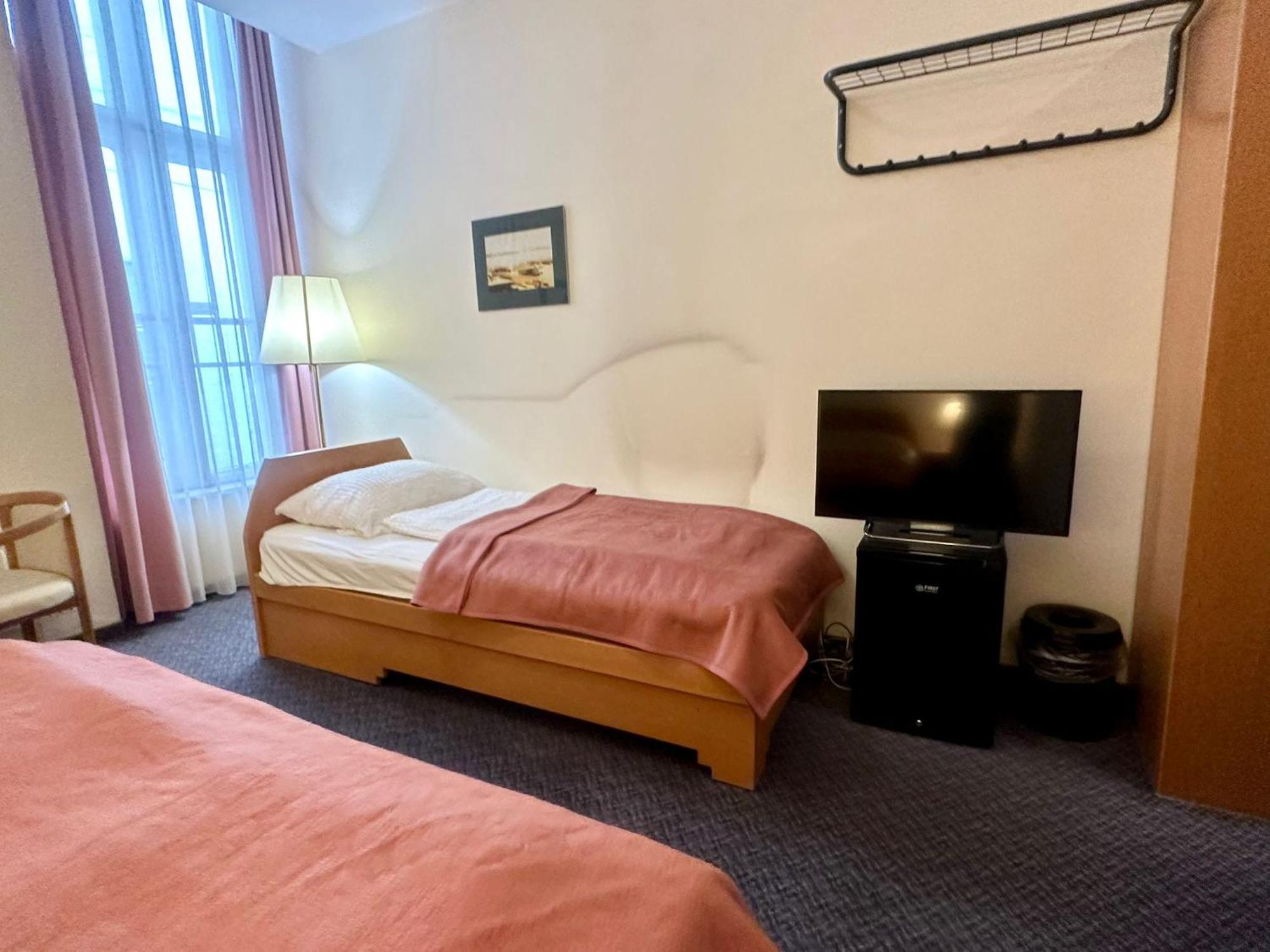 Very Central Apartments, 5 Min To City Center, No Reception Wien Eksteriør billede
