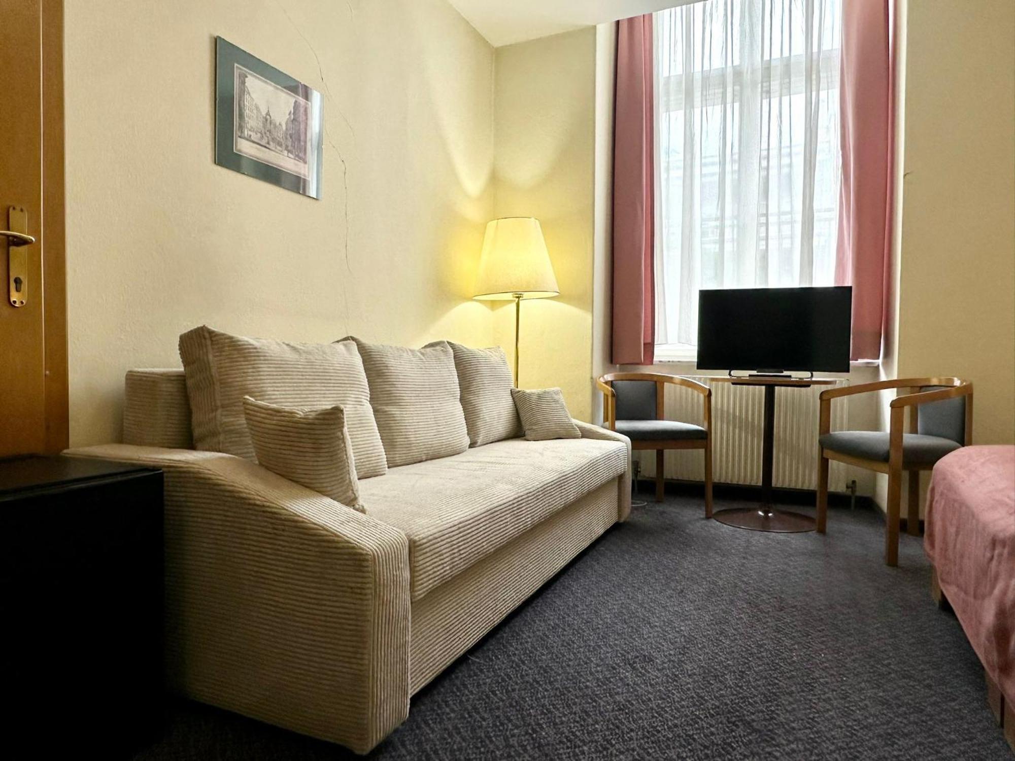 Very Central Apartments, 5 Min To City Center, No Reception Wien Eksteriør billede