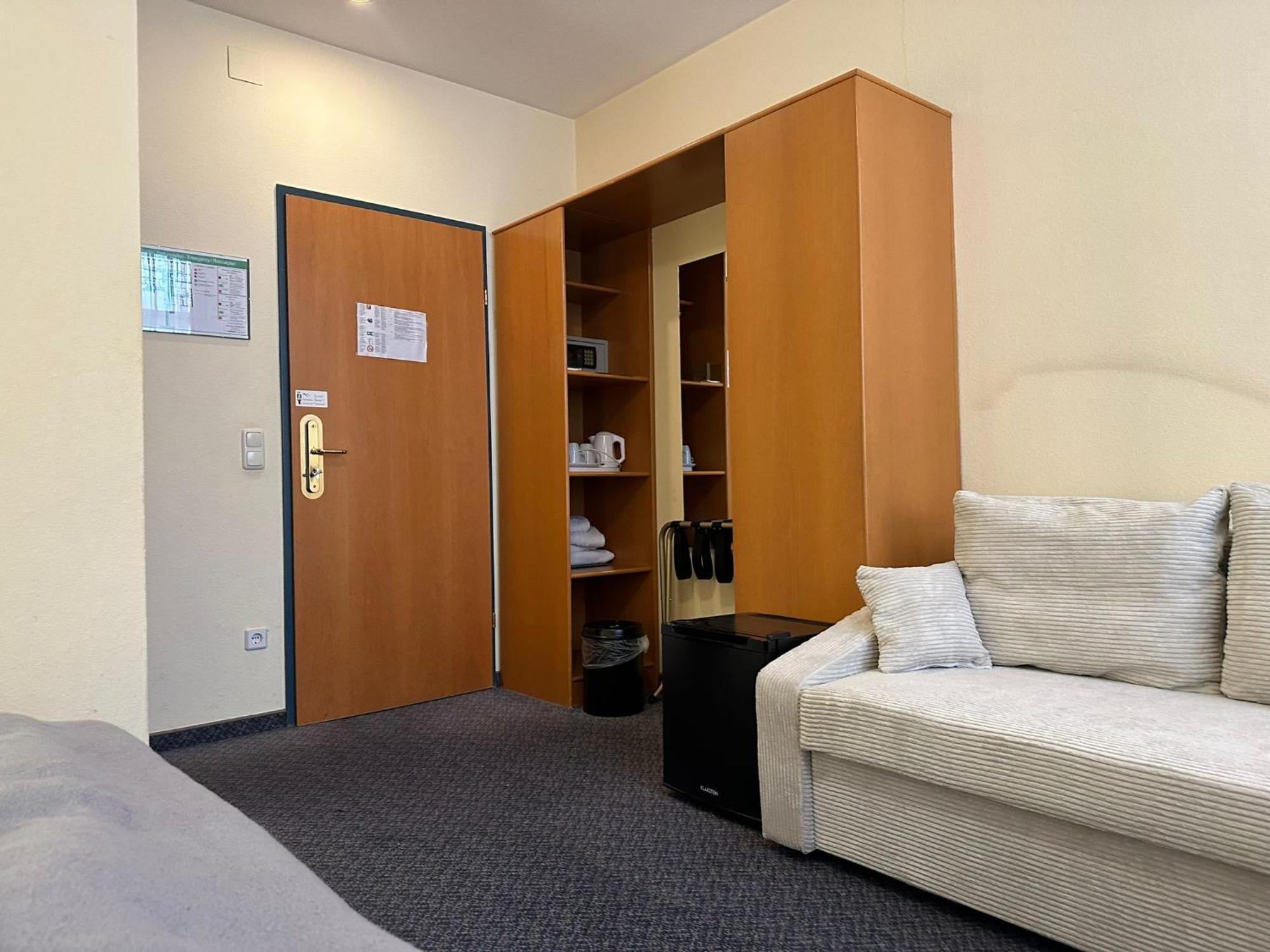 Very Central Apartments, 5 Min To City Center, No Reception Wien Eksteriør billede