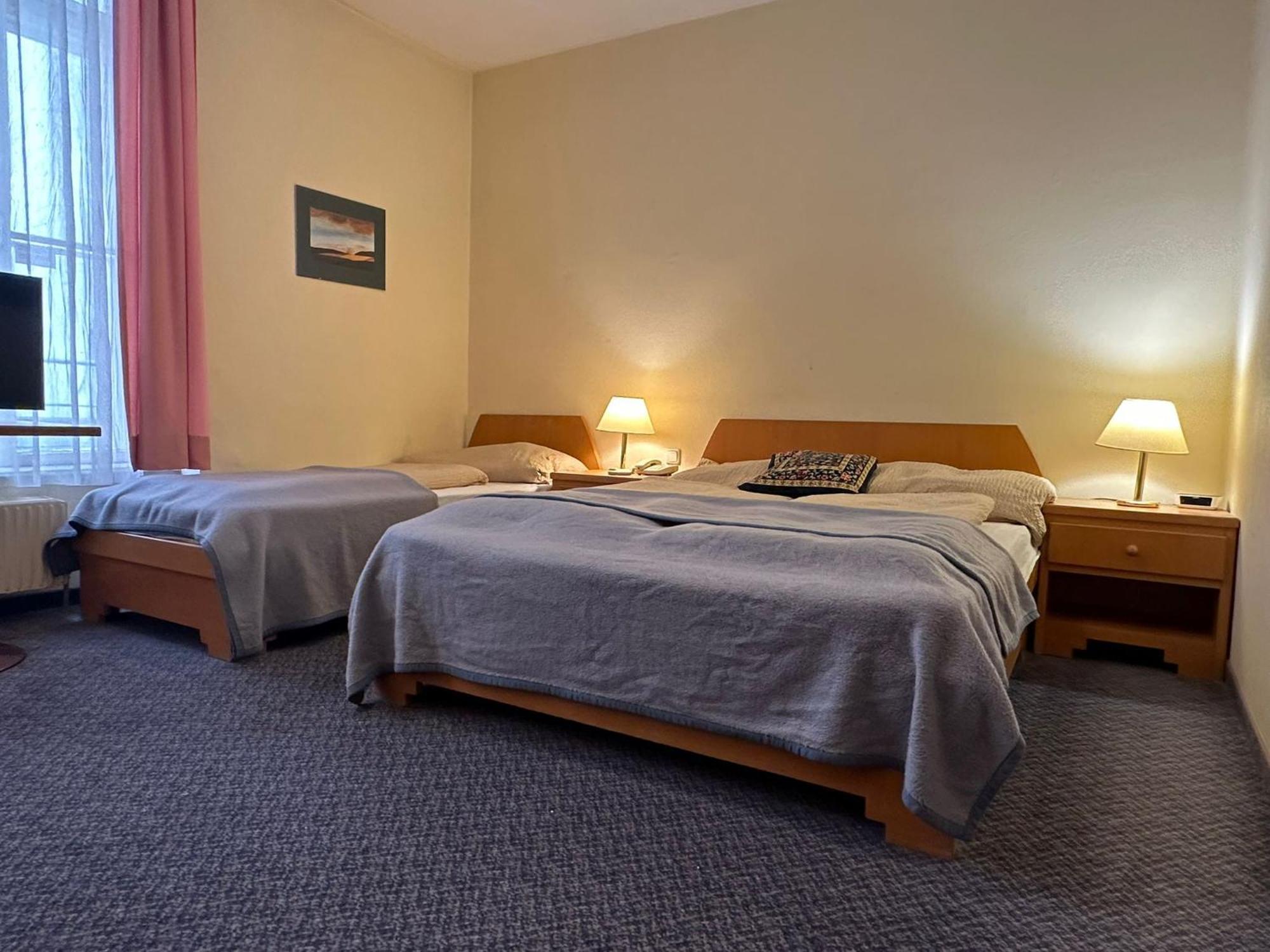 Very Central Apartments, 5 Min To City Center, No Reception Wien Eksteriør billede