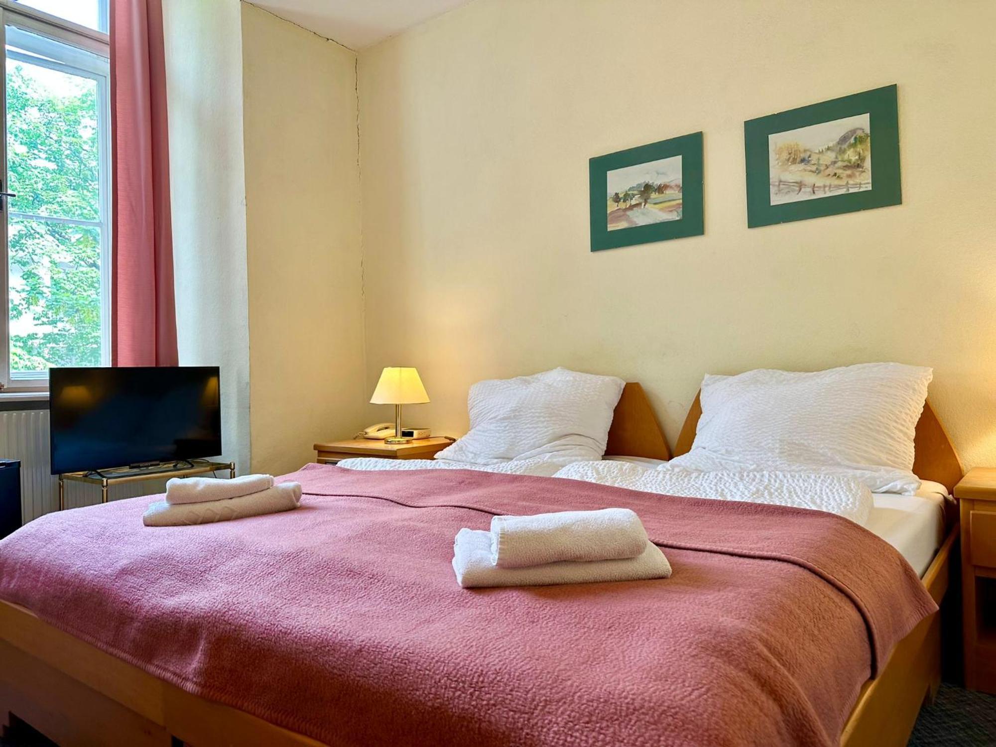 Very Central Apartments, 5 Min To City Center, No Reception Wien Eksteriør billede