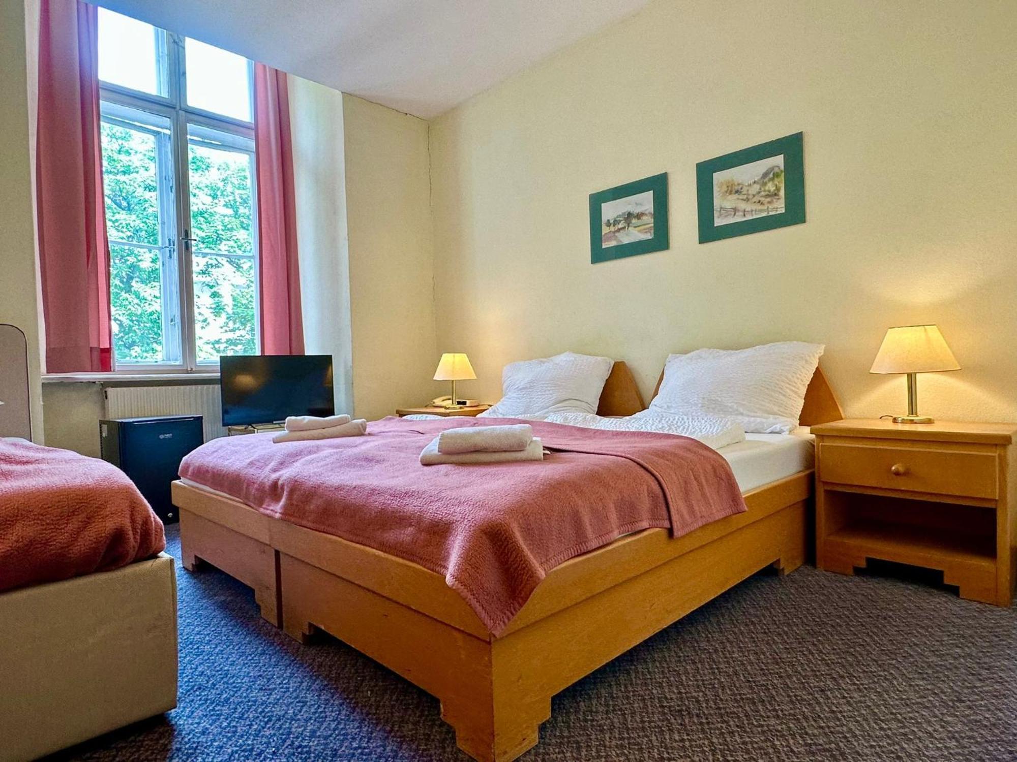 Very Central Apartments, 5 Min To City Center, No Reception Wien Eksteriør billede
