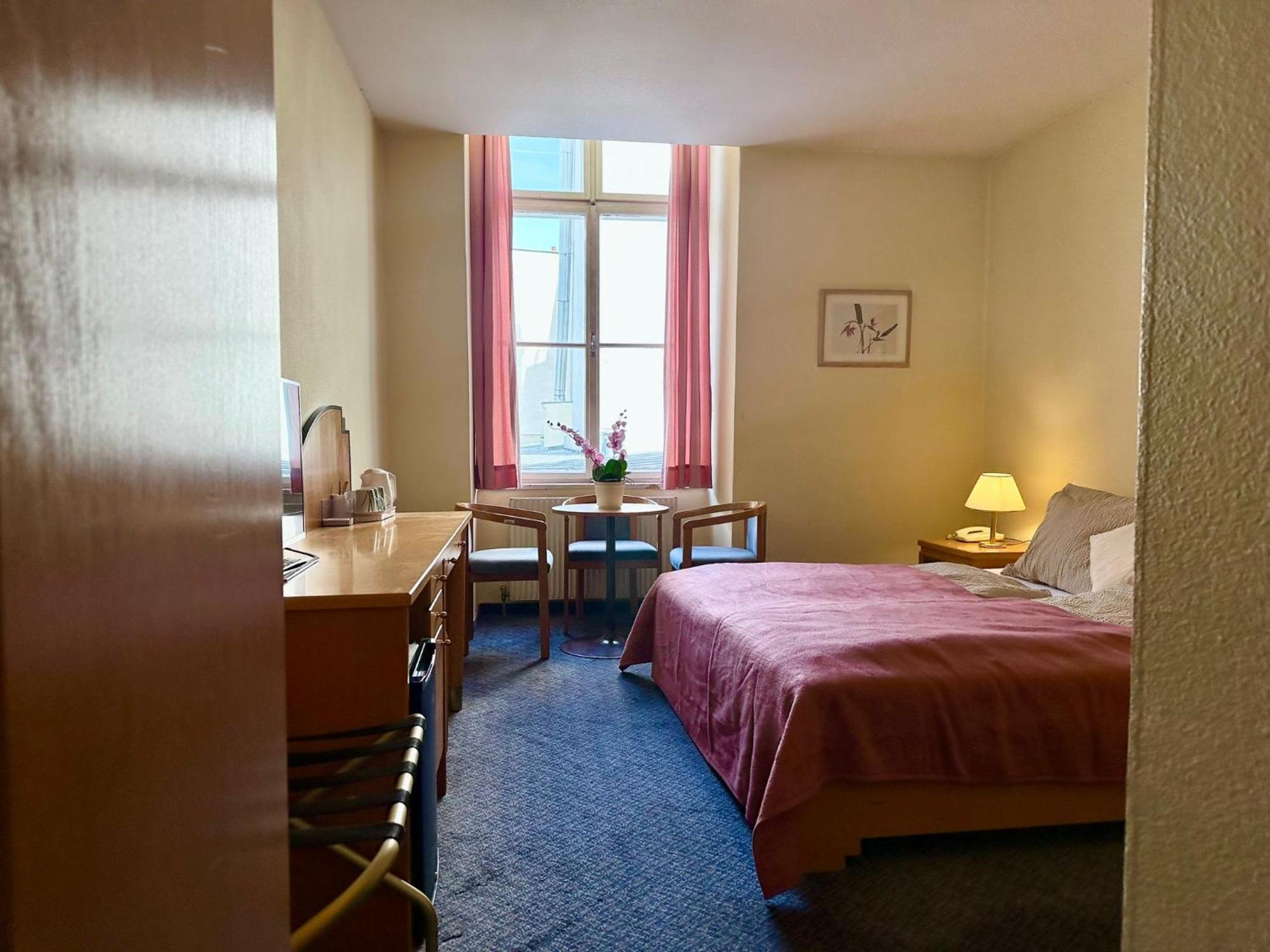 Very Central Apartments, 5 Min To City Center, No Reception Wien Eksteriør billede