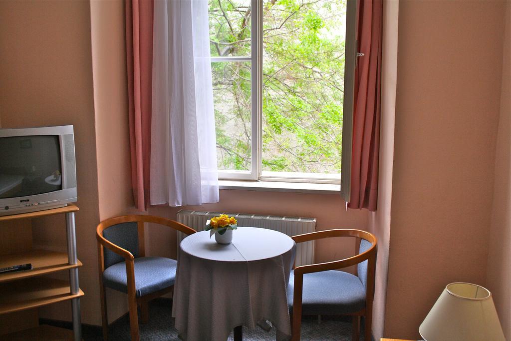 Very Central Apartments, 5 Min To City Center, No Reception Wien Eksteriør billede
